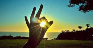 Cuoc doi nguoc xuoi xuoi nguoc mai miet bon chen roi moi vo le Doi khi khong phai luc nao cung can no luc het suc 2