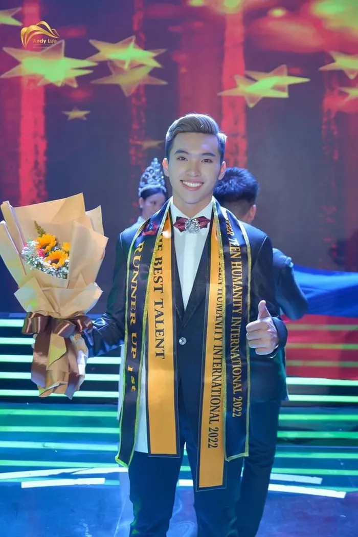 Mặc dù phát hiện và bộc lộ năng khiếu của bản thân ngay từ nhỏ, tuy nhiên Tahi gặp phải rất nhiều khó khăn khi lựa chọn theo đuổi con đường nghệ thuật. 