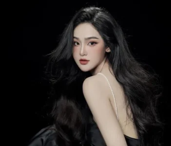 Diễn viên sinh năm 1999 sexy có cảnh nóng táo bạo ở ‘Chúng ta của 8 năm sau’