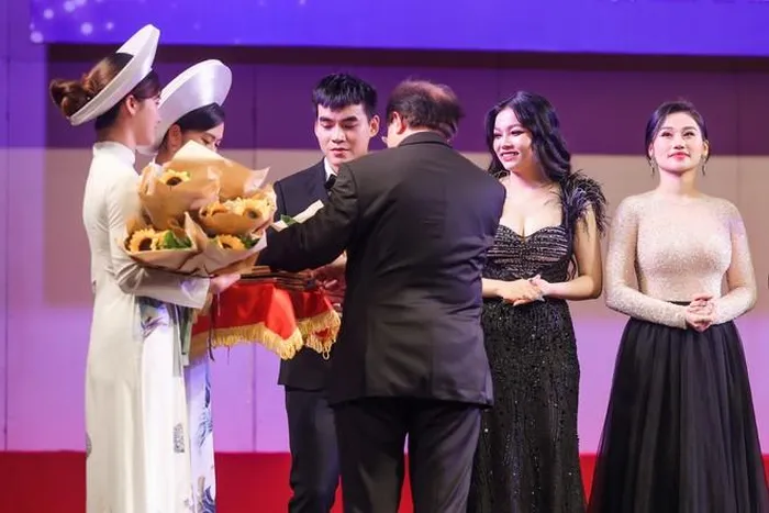 ca si nguyen ha my dam me lon nhat cua toi la tro thanh mot nghe sy opera thuc thu 3427 3