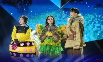 Cách Cú Tây Bắc – danh ca Hương Lan – ‘lừa’ khán giả ở tuổi U70