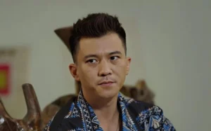 ‘Ông xã’ Thu Quỳnh tái xuất màn ảnh, vừa tung tạo hình chính thức đã gây bão mạng