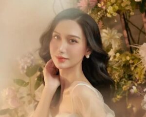 Lynk Lee thăng hạng nhan sắc hậu chuyển giới, hát chay ca khúc chưa ra mắt tặng khán giả