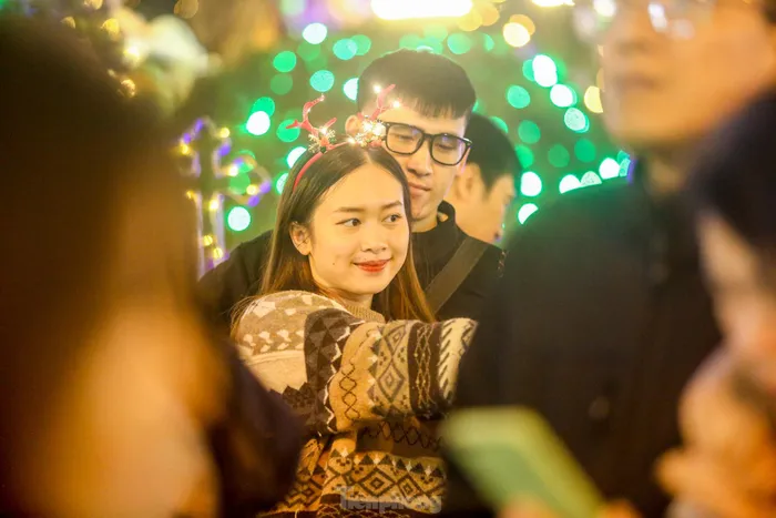 Giáng sinh chính là dịp để lưu giữ những khoảnh khắc đáng nhớ bên gia đình, bạn bè và những người thân yêu.