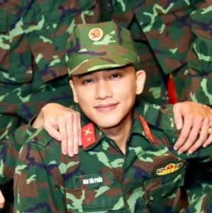 Mai Tài Phến đăng ảnh “Sao nhập ngũ” nhưng lại bình luận đầy ẩn ý về Mỹ Tâm