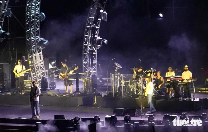 Ban nhạc tổng duyệt với quy định nghiêm ngặt dành cho giới truyền thông - Ảnh: HỮU HẠNH Ban nhạc tổng duyệt với quy định nghiêm ngặt dành cho giới truyền thông - Ảnh: HỮU HẠNH