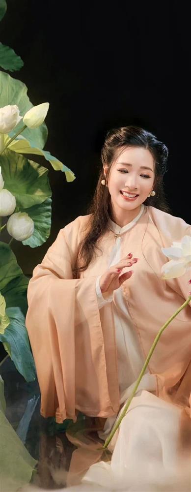 NSƯT Thanh Thanh Hiền đẹp mặn mà, yêu kiều ở tuổi 54 2 NSƯT Thanh Thanh Hiền đẹp mặn mà, yêu kiều ở tuổi 54-2