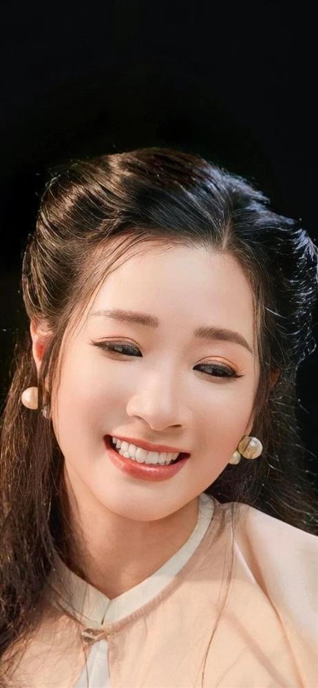 NSƯT Thanh Thanh Hiền đẹp mặn mà, yêu kiều ở tuổi 54 5 NSƯT Thanh Thanh Hiền đẹp mặn mà, yêu kiều ở tuổi 54-5