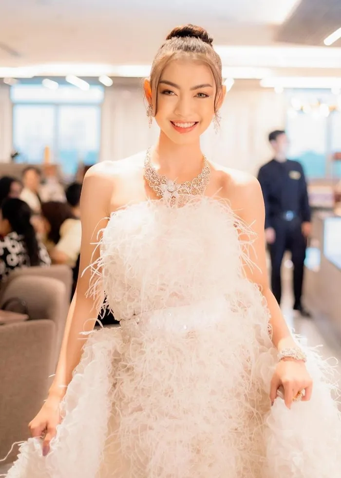 nu sinh moi 16 tuoi dang quang hoa hau hoa binh myanmar 2023 3508 9