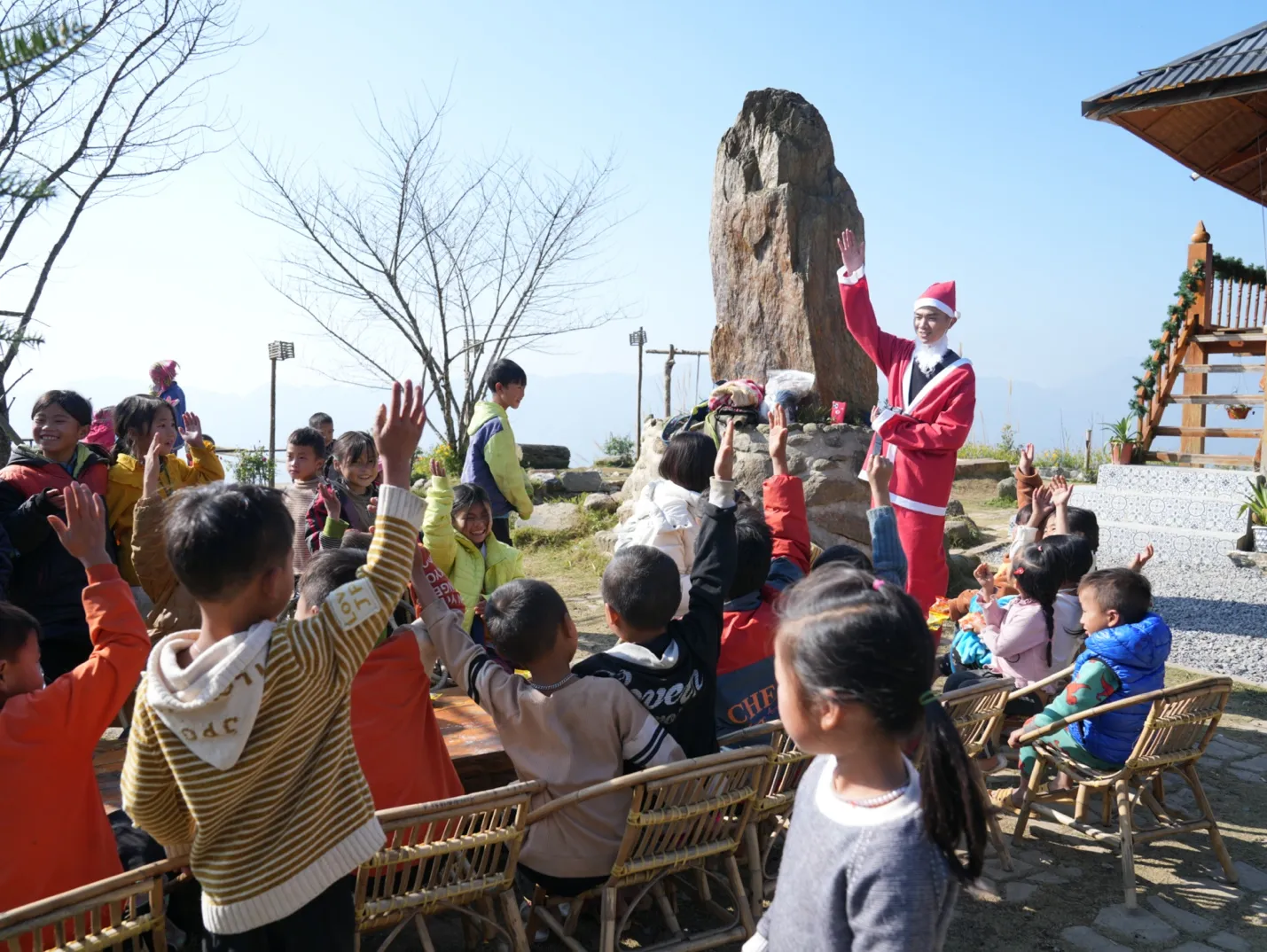 Du lịch thiện nguyện, trải nghiệm – Giáng sinh trên bản nhỏ 2 Du lịch thiện nguyện, trải nghiệm – Giáng sinh trên bản nhỏ