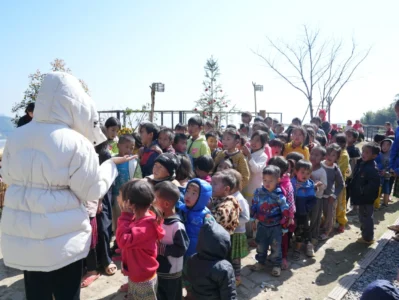 Du lịch thiện nguyện, trải nghiệm – Giáng sinh trên bản nhỏ