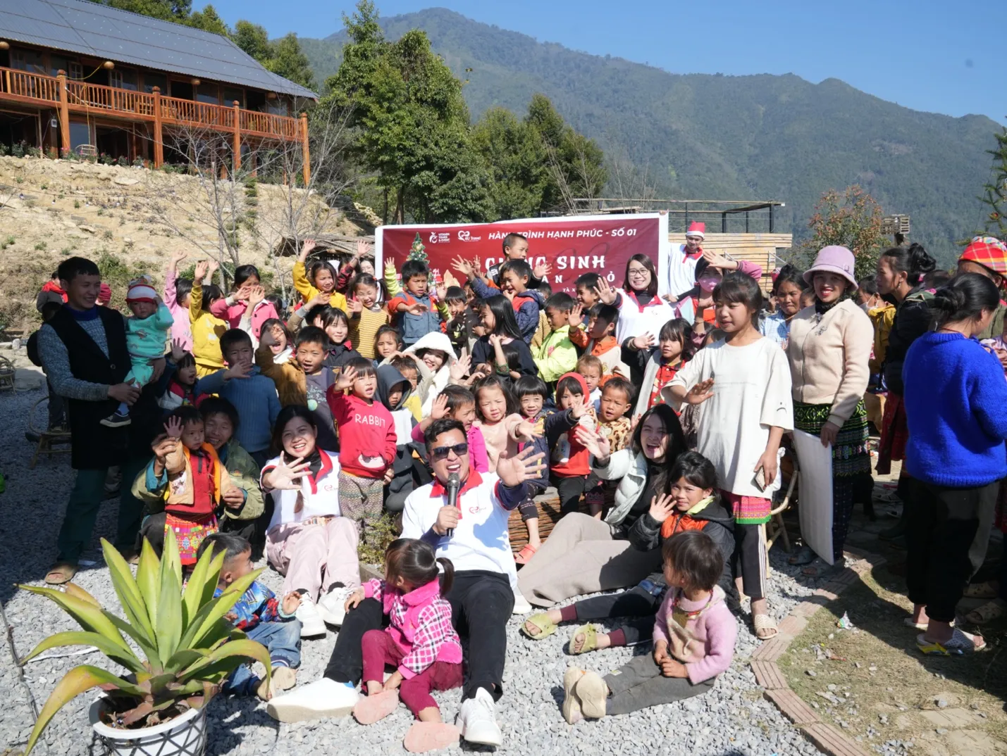 Du lịch thiện nguyện, trải nghiệm – Giáng sinh trên bản nhỏ 6 Du lịch thiện nguyện, trải nghiệm – Giáng sinh trên bản nhỏ