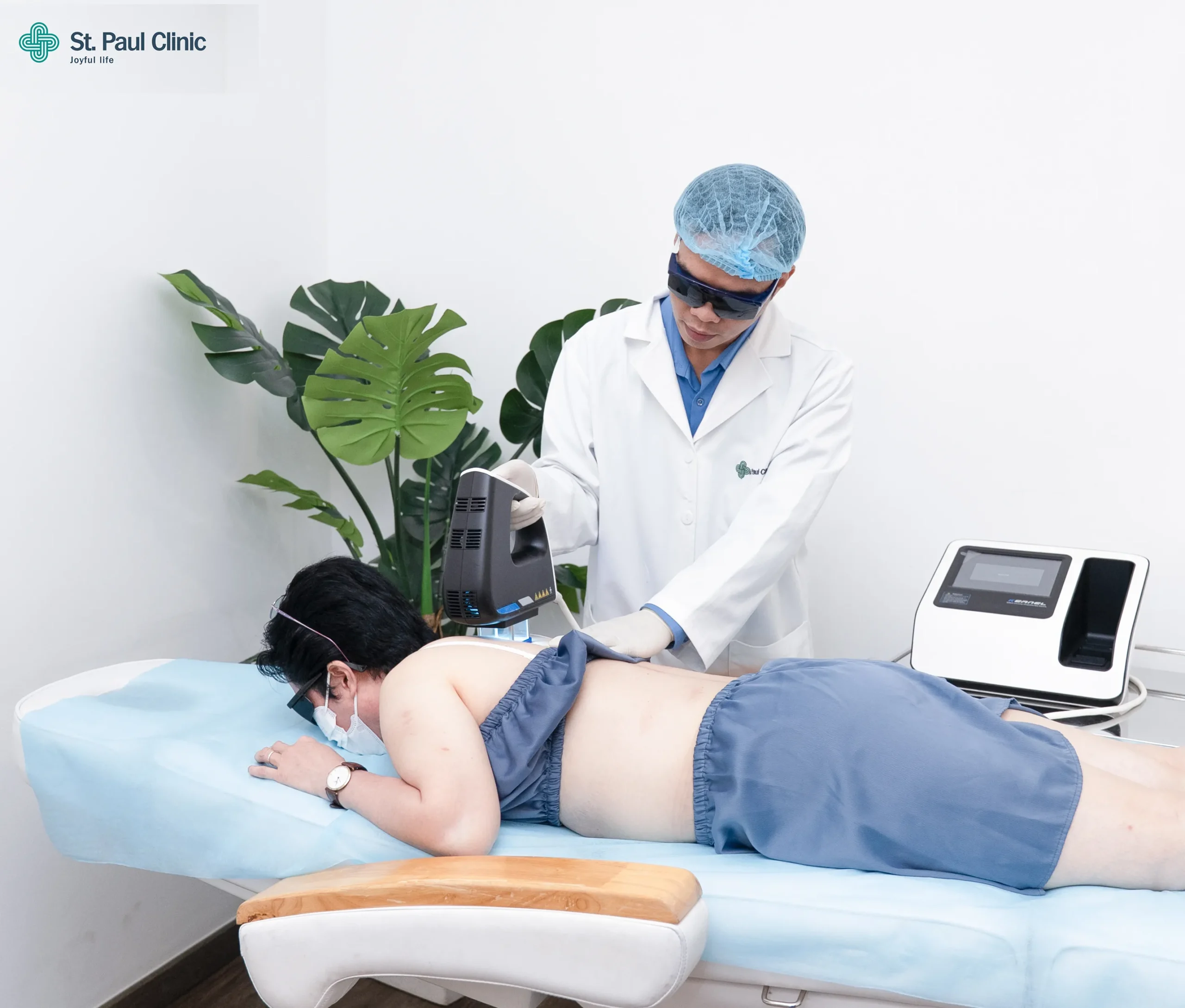 Bác sĩ Phan Minh Tuấn – Hơn 15 năm đồng hành cùng làn da người Việt